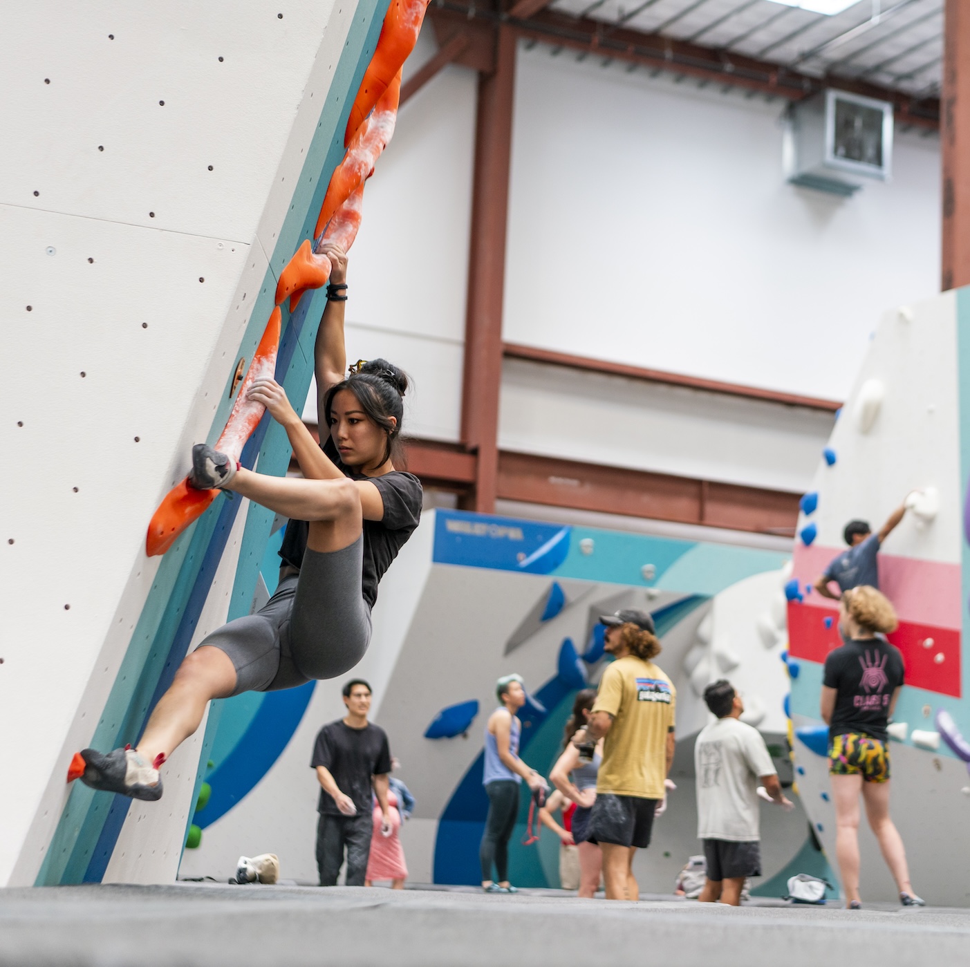 Boulderer on the wall