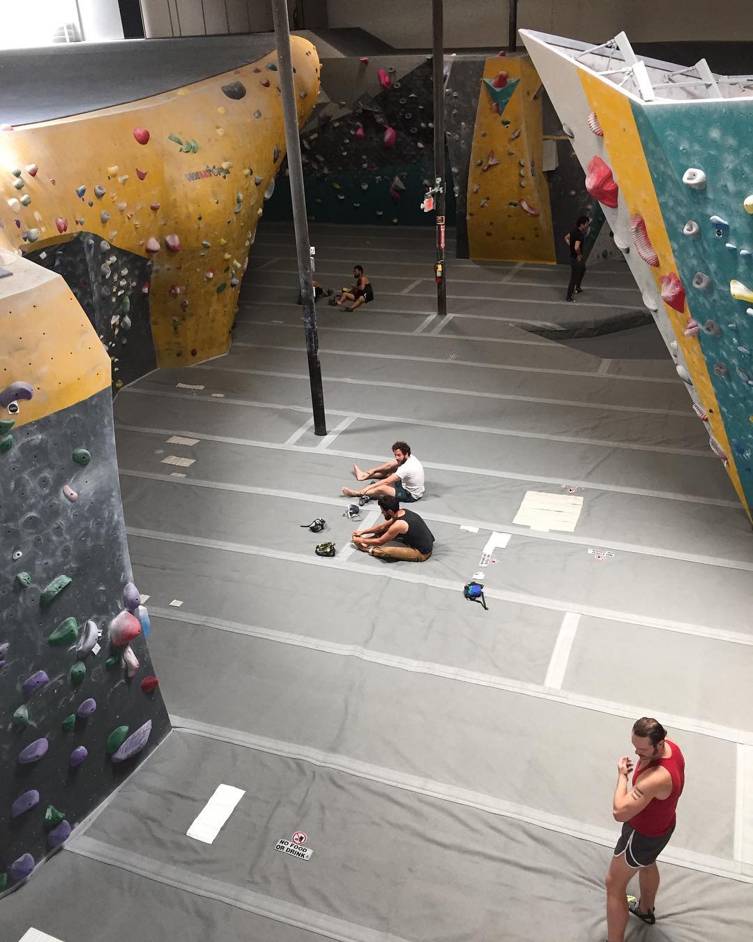 Climbing Classes: Intro to Bouldering - LA BouldersLA Boulders