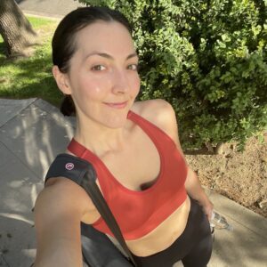 Victoria-Lockwood_yoga-300x300