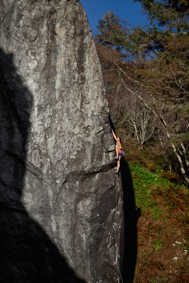 Julia MacKenzie climbing Shrapnel 5.11d