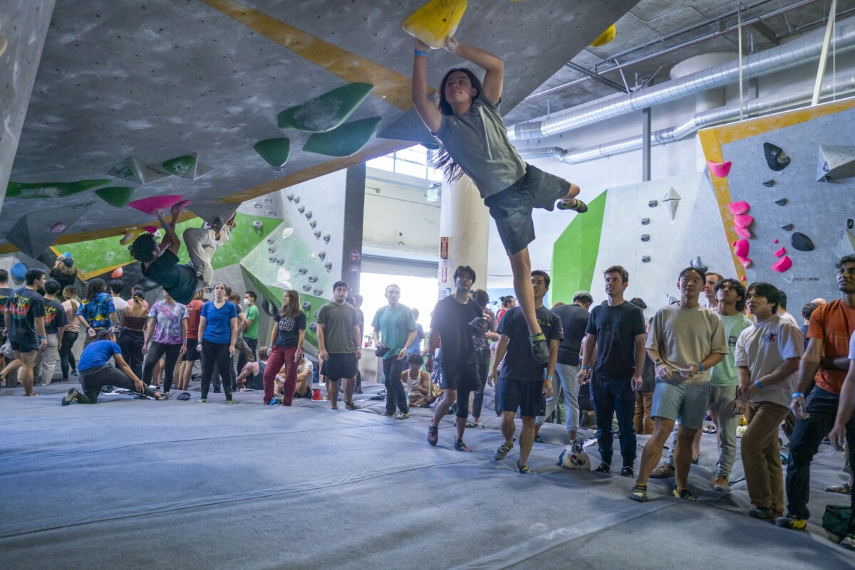 A bunch of climbers during the Open competition 